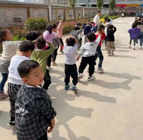 防震减灾安全至上南乐县学前教育中心5.12防震减灾安全演练