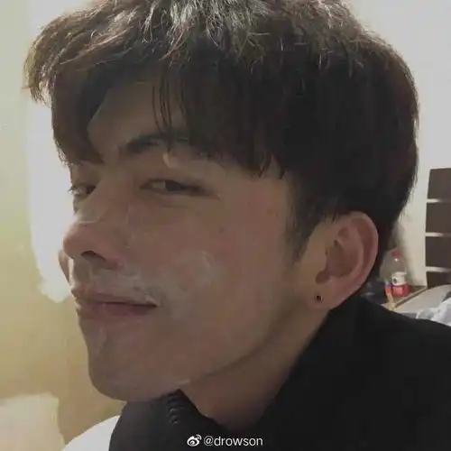 怦然心动的侧颜照我又恋爱了...