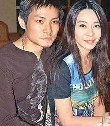 做了刘德华八年的替身,现在成为影帝,娶了刘德华前女友喻可欣