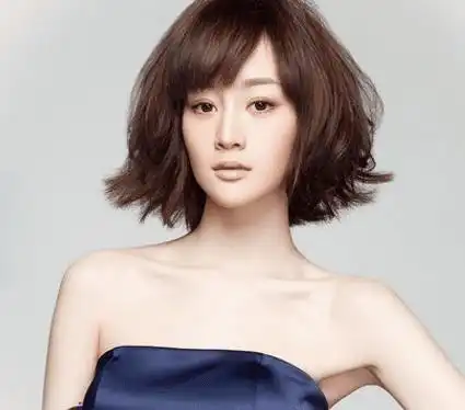 杨蓉近照曝光面部油光僵硬,网友没熬到女主角脸先塌了