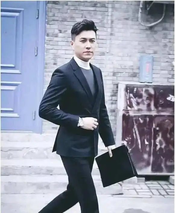 老干部靳东的西装法则,高贵儒雅,沉稳帅气商务人士必看
