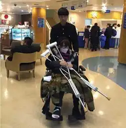 谢楠脚部受伤和吴京神同步网友调侃受伤也这麽有缘