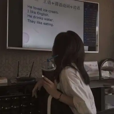 瞬间让前任难过的文案