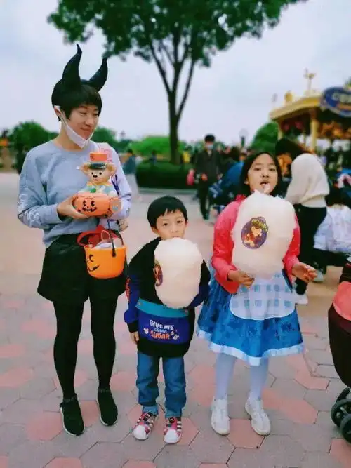 万圣节在迪士尼怎么玩我暴走两万步刷出这条超全亲子攻略,你照着玩就是了