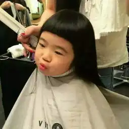 曹格女儿grace曾被吐槽丑萌,如今大长腿气质佳,艺术天赋了不得