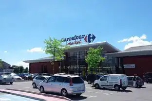 在法国超市购物,都有家乐福标志,一个是carrefourmarket,一个直接market,