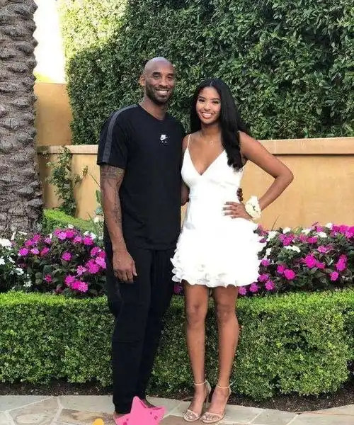 瓦妮莎晒照思念科比,科嫂会让三个女儿走上职业篮球道路吗