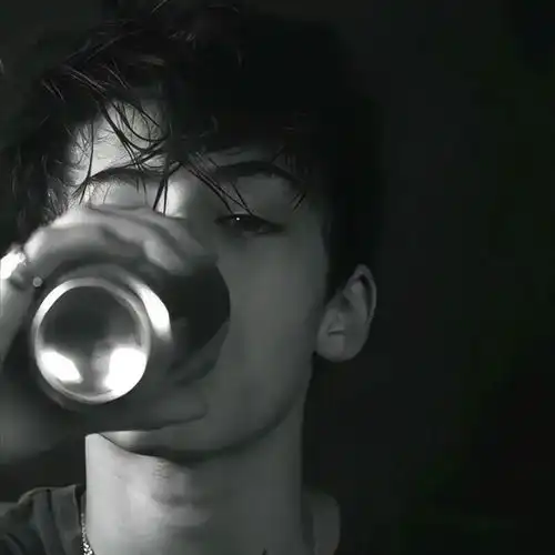 14张潮男必备的男生头像