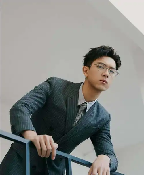 忍无可忍李现工作室无奈发文请注重艺人合理隐私