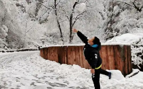 太白山春雪美如画