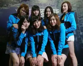 美女组成女子战队专攻英雄联盟