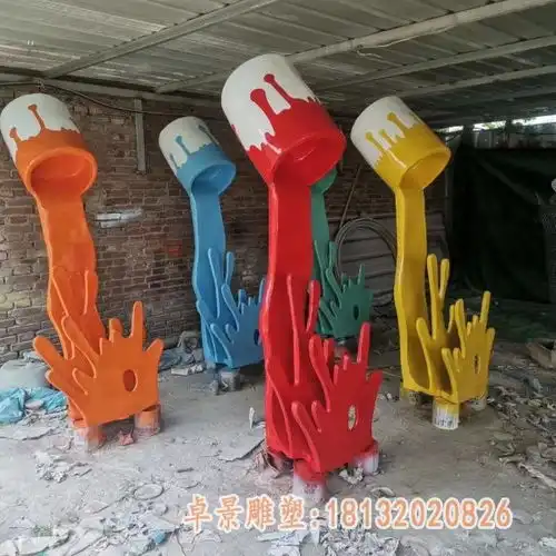 玻璃钢油漆桶雕塑校园玻璃钢油漆桶雕塑生产厂家