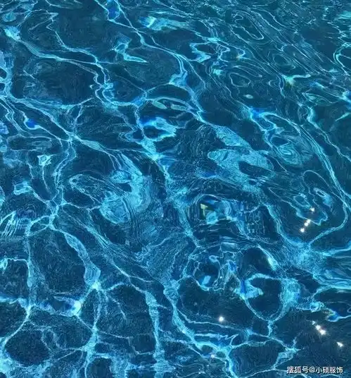 小硕服饰今年春夏超流行的4组配色,穿对了巨显白巨显贵