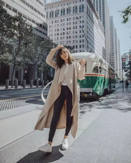 大衣运动鞋才是今冬最火混搭套路,时髦炸
