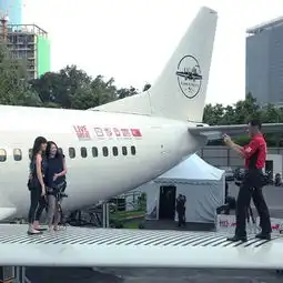 波音737变餐馆走上机翼驾驶舱探险飞机迷必朝圣主题餐厅