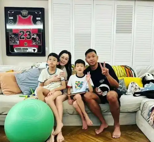 大小s范玮琪赵小侨,湾湾的女明星生完孩子真的很爱出书哎