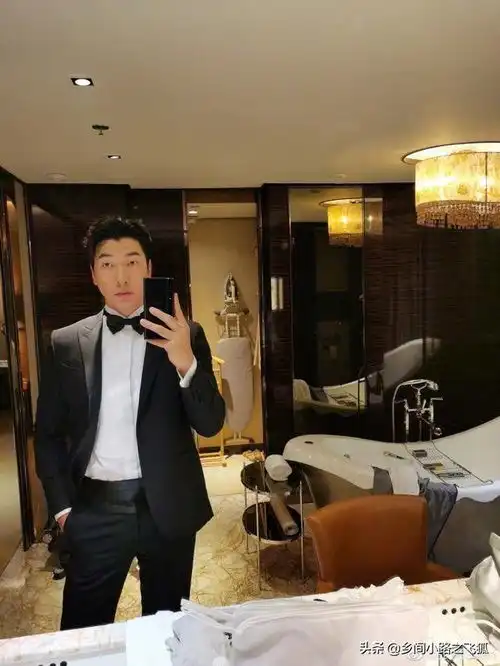 天天近照曝光引热议张亮不服输晒同款自拍喊话battle