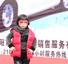 小美女帅哥一组