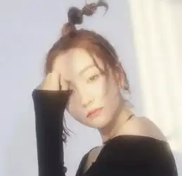 杨蓉被质疑整容,本人回应网友评论炸了杨蓉的脸怎么了