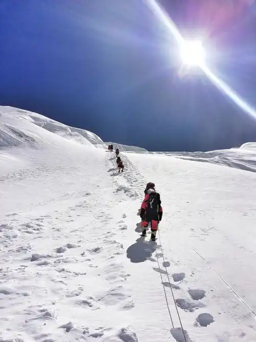 2020珠峰测量登山队预计5月27日凌晨冲顶