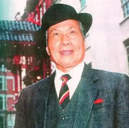 曹达华豪赌3亿倾家荡产,晚年凄凉,死后骨灰被儿女亲手撒进大海