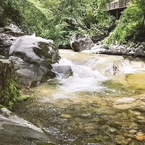 威武哈尼山