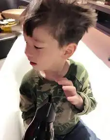 嗯哼做发型变小帅哥霍思燕自拍玩到嗨