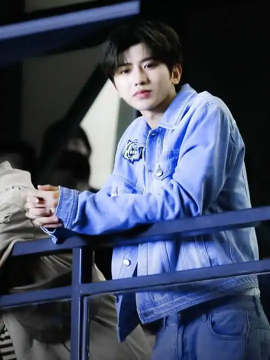 继潘长江被怒骂后,蔡徐坤粉丝又杠上薛之谦网友有完没完