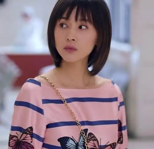 王子文再登杂志封面,置身丛林美如精灵,表态单身后更有魅力
