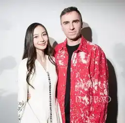 超赞angelababy产后家庭工作两不误,跑男复出又成为迪奥dior中国区品牌大使