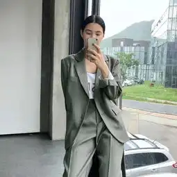 穿着西装撩妹是一种什么样的体验
