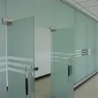 上海虹口区安装玻璃门办公玻璃门安装信息尽在中玻网www.glass.com.cn第1页