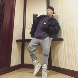 嘻哈热潮来袭,作为rapper女友你该怎么穿