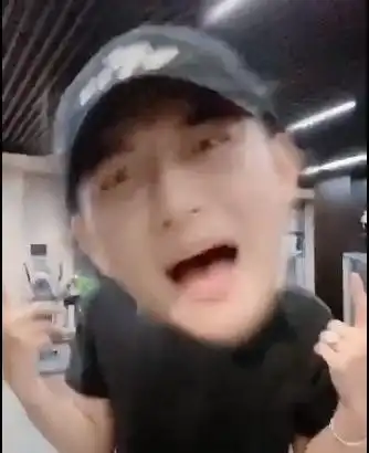 收集鹿晗黄子韬深圳,拍摄可爱的大头特效视频,打破谣言