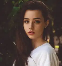 99年的俄罗斯小姐姐,这个颜美到犯规好吗