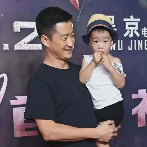 原形毕露这回谁都救不了吴京,网友狐狸尾巴终于露出来了