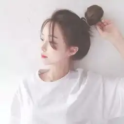 女生白底头像春风十里不如你
