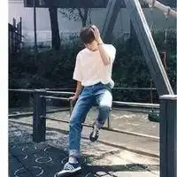 边走边爱反正人山人海男生唯美小清新头像