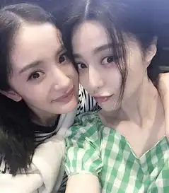 今天杨幂张国荣同一天生日,其实还有一位中国巨人