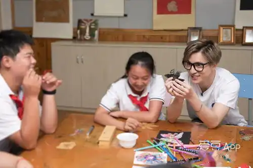 那年今日薛之谦onenight给小孩走进特教学校