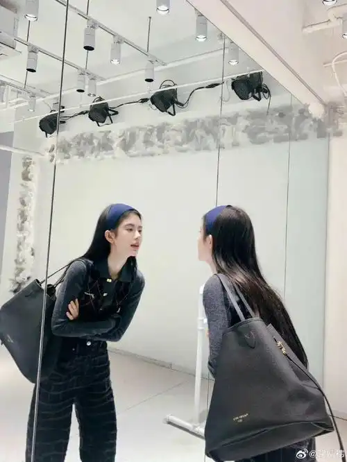 鞠婧祎式氛围感头像,怎么拍