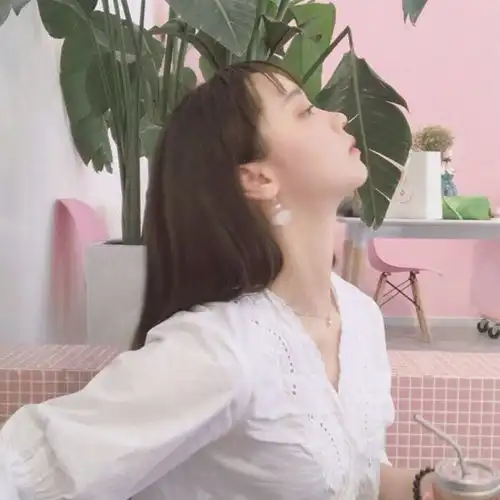 恋爱中,霸气威武,爱上一个人时常常是拼尽全力,爱你就像爱生命的星座女生
