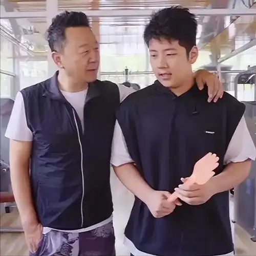 爸爸去哪儿1播出10年,细数5对家庭现状,你最看好哪位萌娃