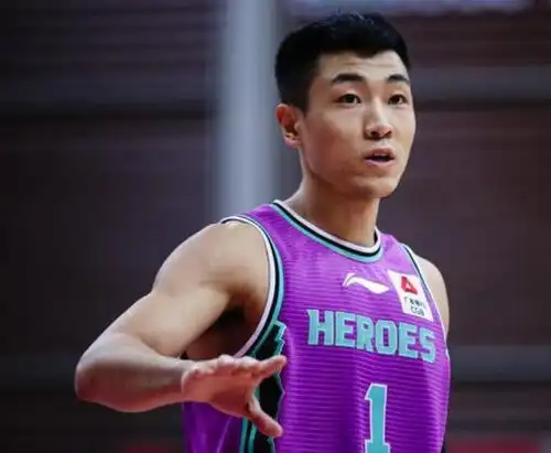 山东高诗岩意外离队,郭士强依靠2人再绝杀,杜锋换人朱总也笑了