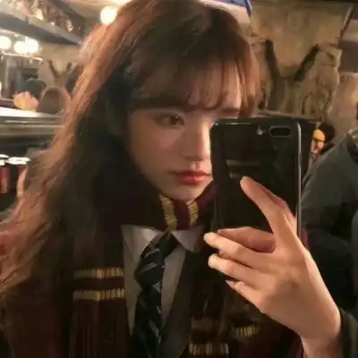 精选女头对镜自拍那些让你崩溃女生头像我要个性网