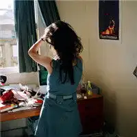 摇曳的阳光碎了一地.唯美女头像