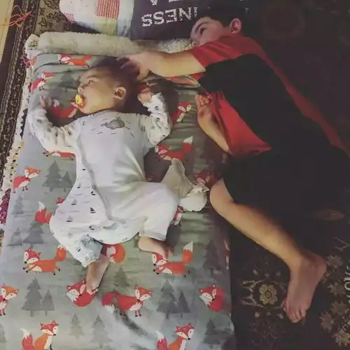 3岁小男孩问妈妈的一句话,看哭无数人......