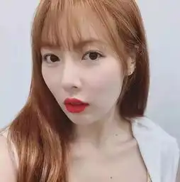 脸崩三回的泫雅,vlog素颜出境长这样