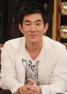 娱乐圈酒量差的明星真不少,薛之谦是一杯醉,范伟一两半就睡觉