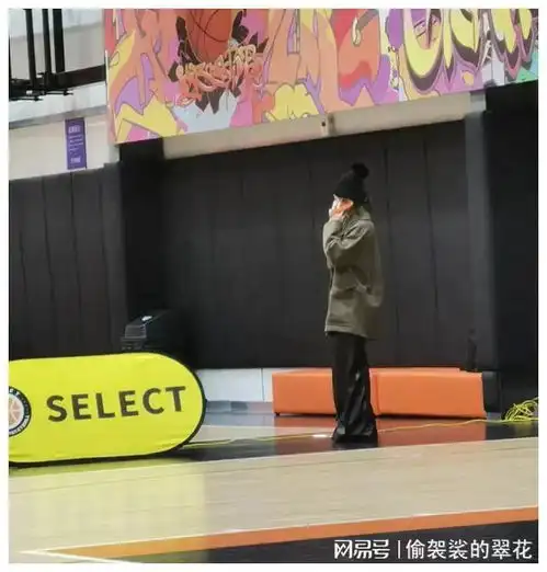 孙俪现身陪儿子打篮球,儿子完美继承父母基因,颜值太可了